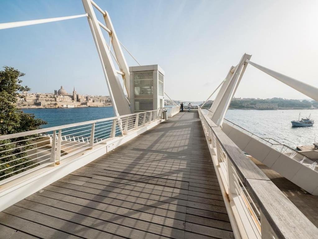 Modern 1Br Maisonette Steps From The Promenade Sliema Extérieur photo