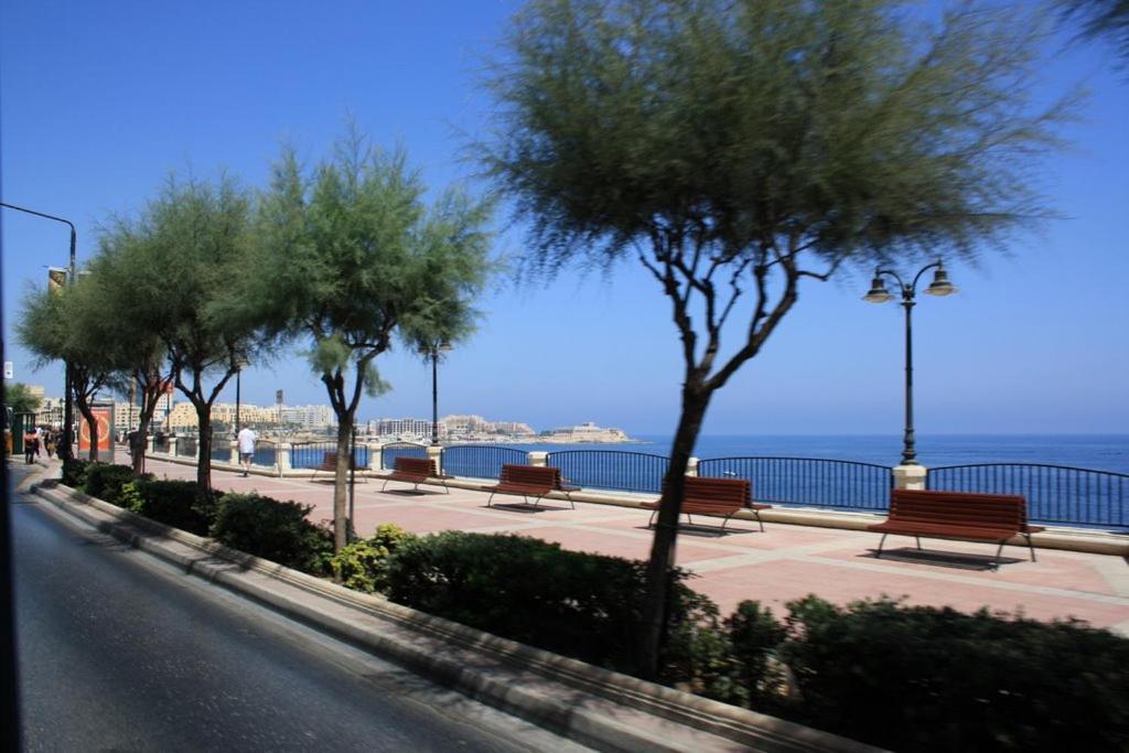 Modern 1Br Maisonette Steps From The Promenade Sliema Extérieur photo